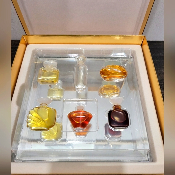 Estee Lauder Mini Parfum Set - Picture 1 of 4